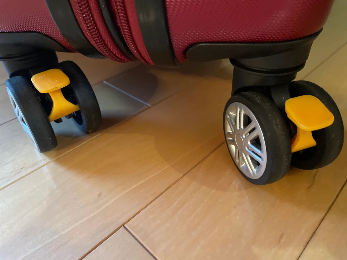 Burgundy Carry-On Suitcase image indicator(7)