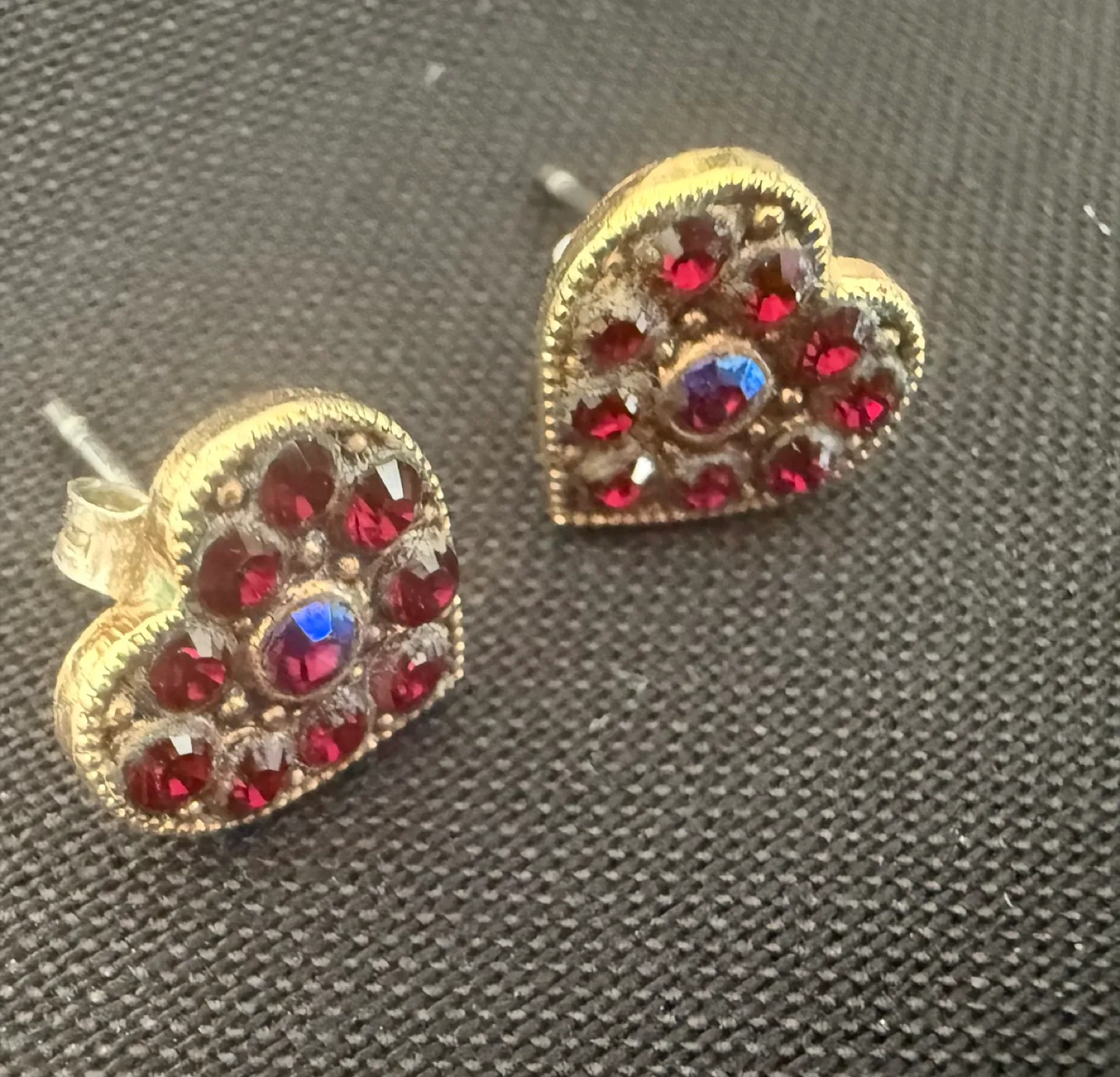 BLUE RUBY Heart Stud vintage Earrings - Gold Tone thumbnail