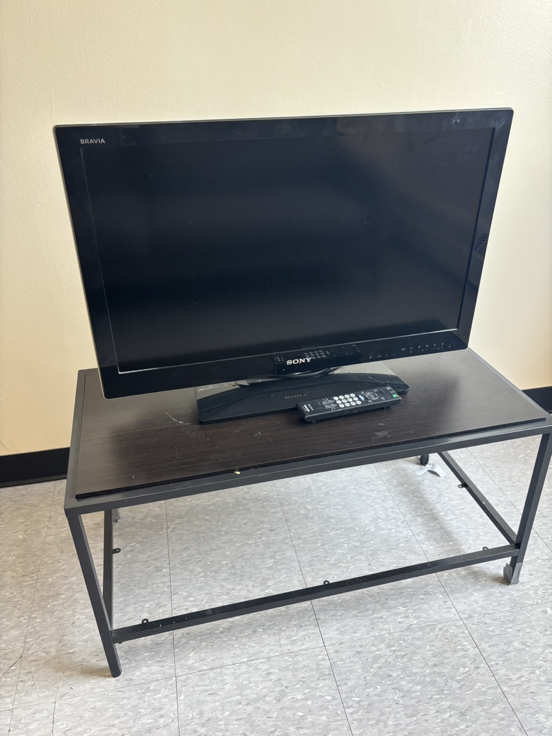 Sony Bravia LCD TV - photo 3