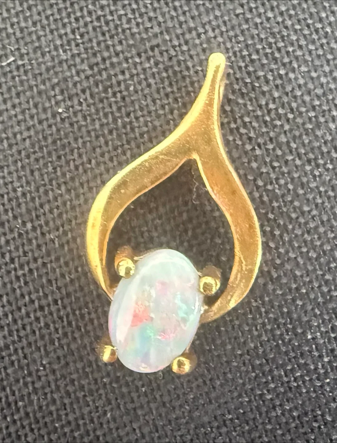 18KGold Pendant with Opal Stone image indicator(3)