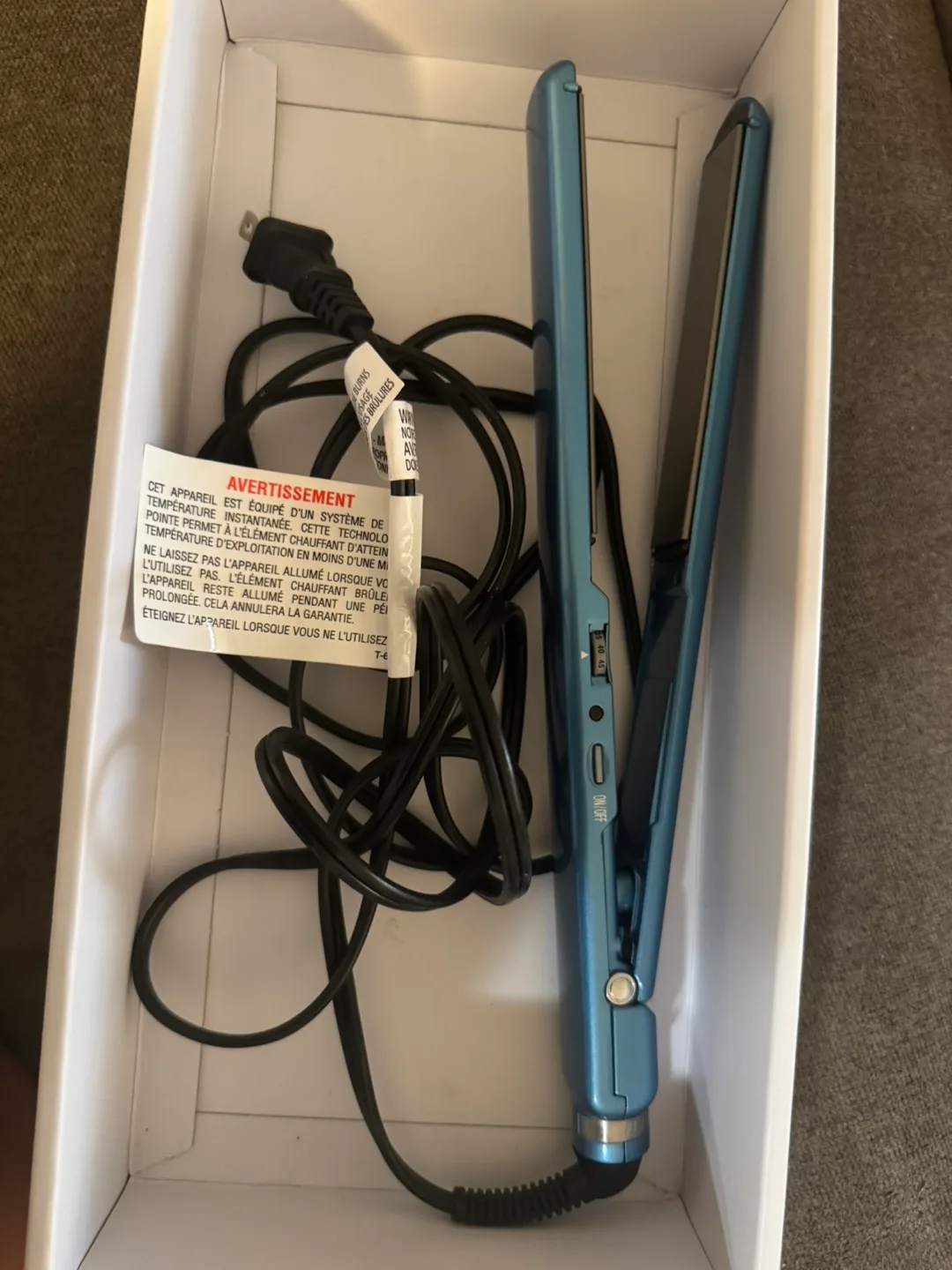 BabylissPRO Nano Titanium Straightening Iron - Like New! image indicator(3)
