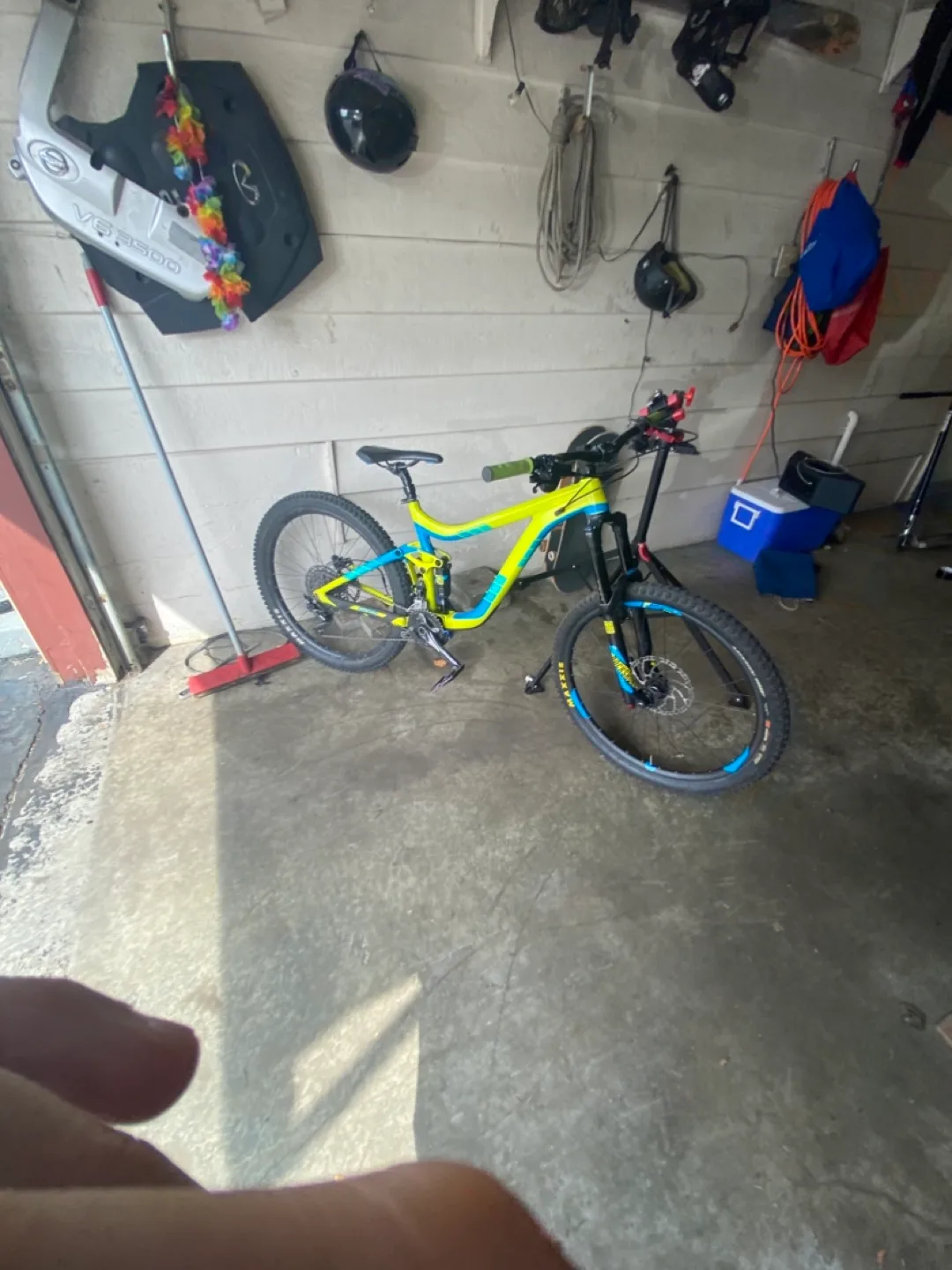 Giant reign Mountain Bike image indicator(3)