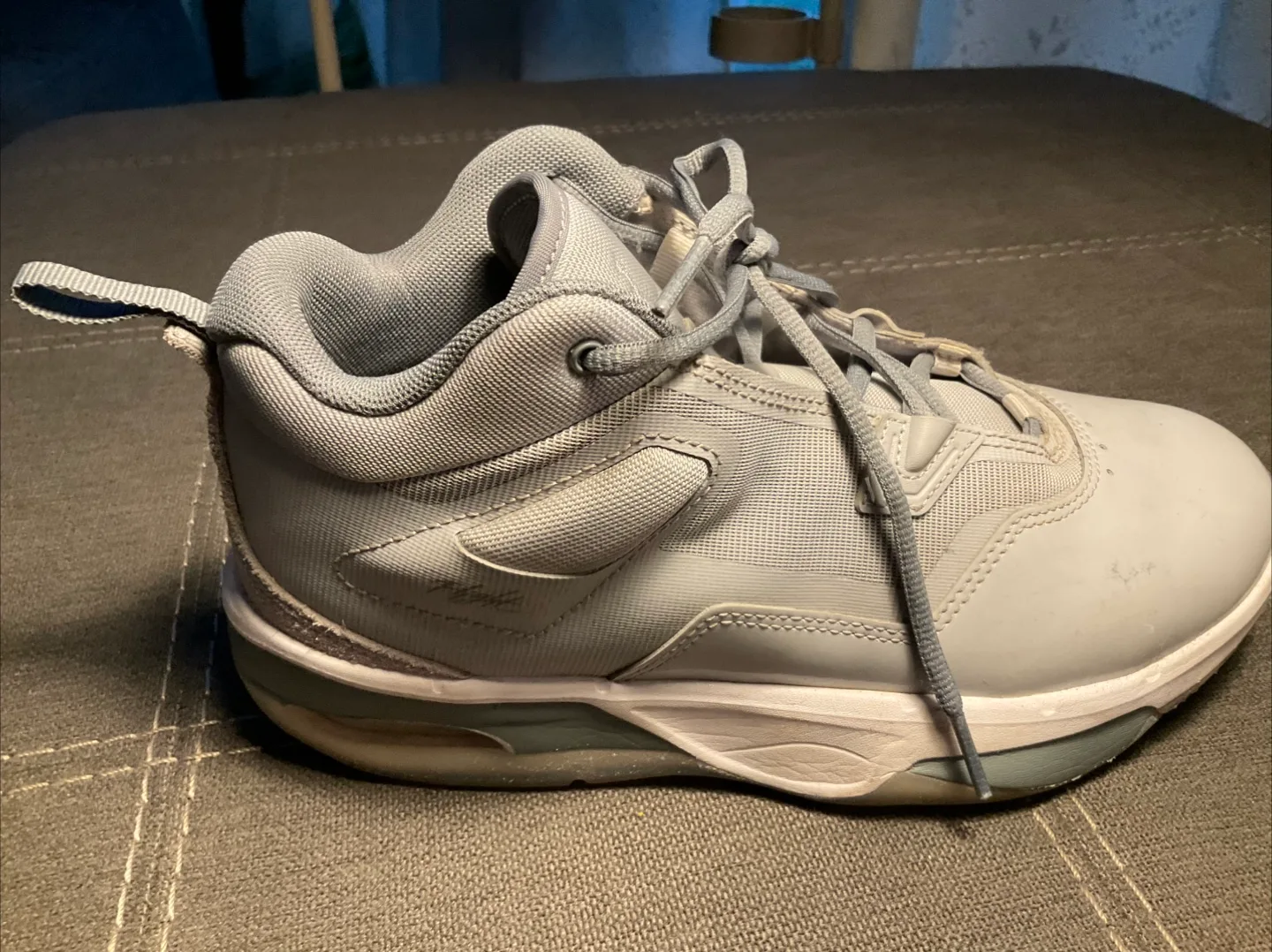 Jordan Lift Off Sneakers - Size 7Y image indicator(2)