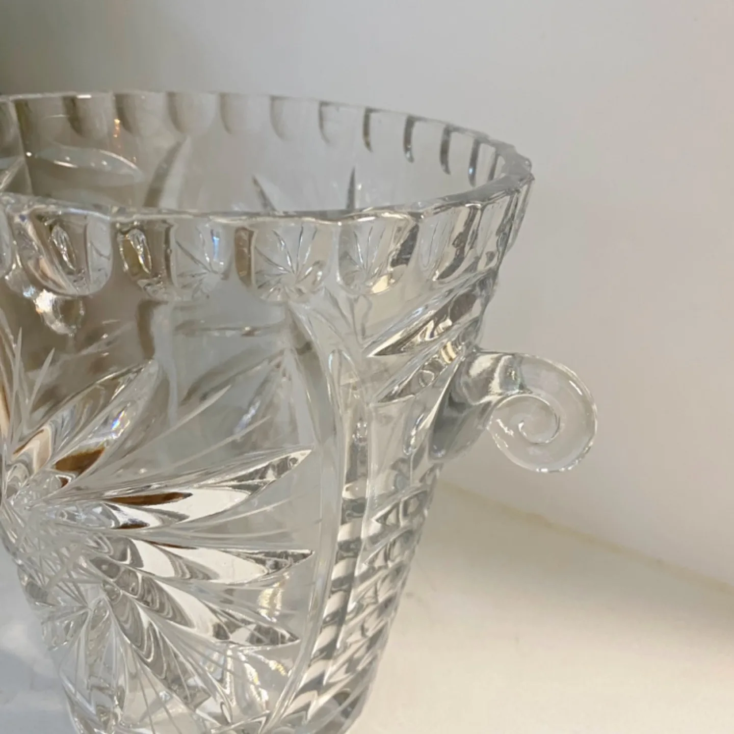 Vintage Crystal Ice Bucket with Handles image indicator(3)
