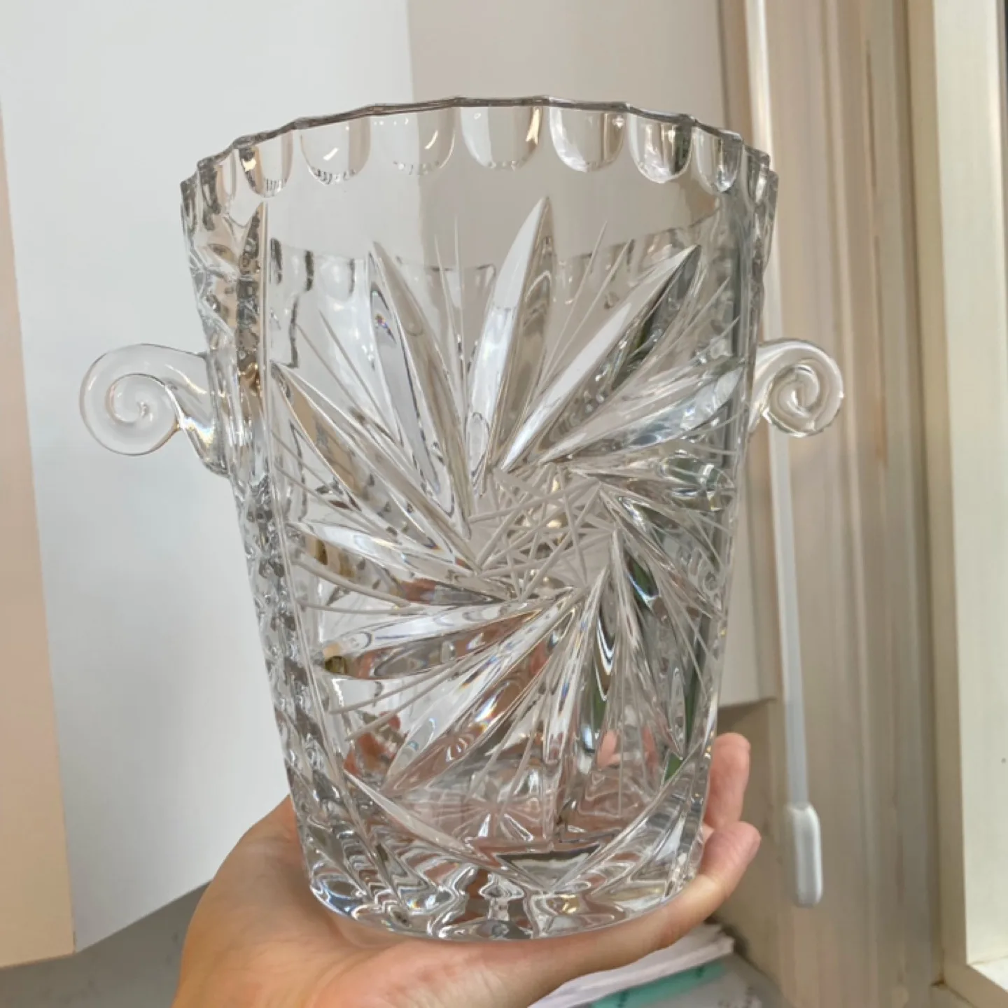 Vintage Crystal Ice Bucket with Handles image indicator(5)