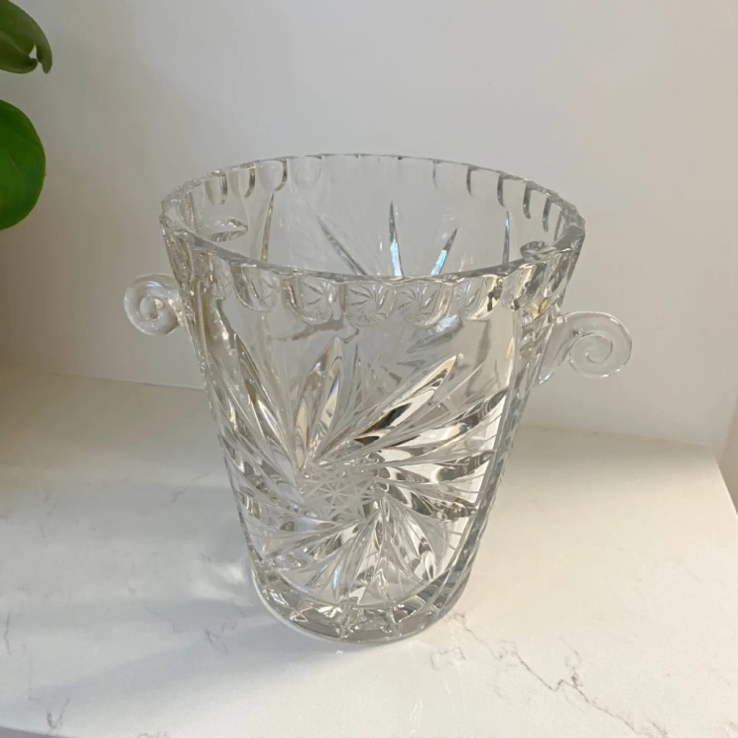 Vintage Crystal Ice Bucket with Handles image indicator(2)