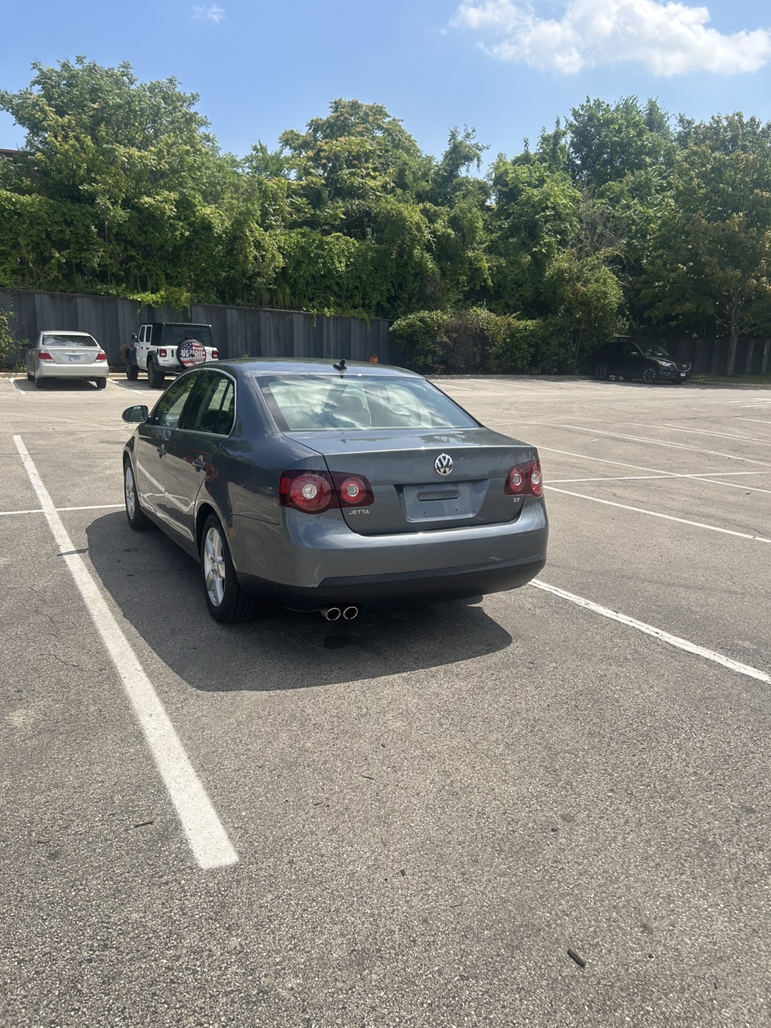 Volkswagen Jetta Gray Sedan - photo 3