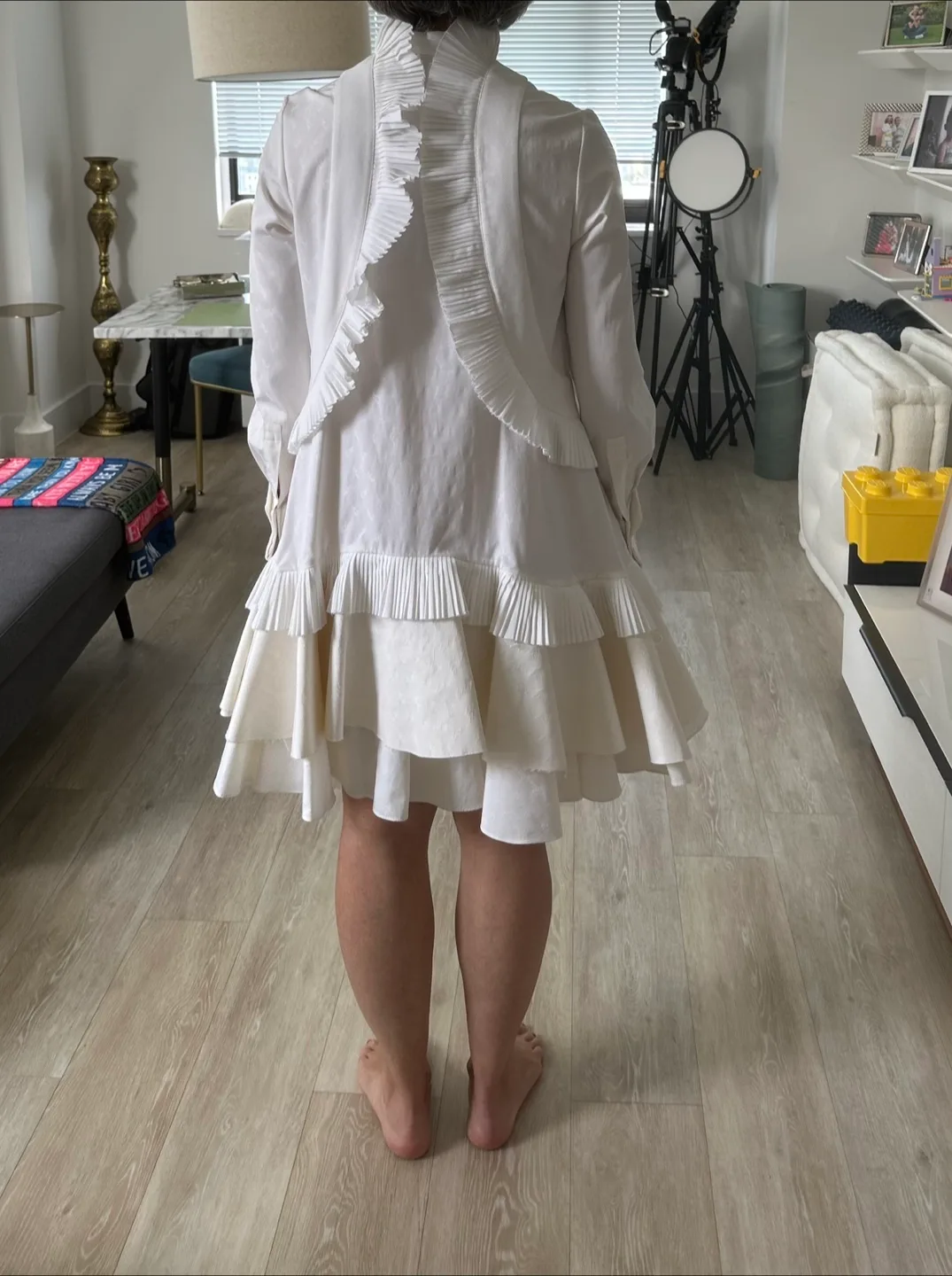 Alexander McQueen White Ruffled Dress Size 40 (US size 8) image indicator(3)