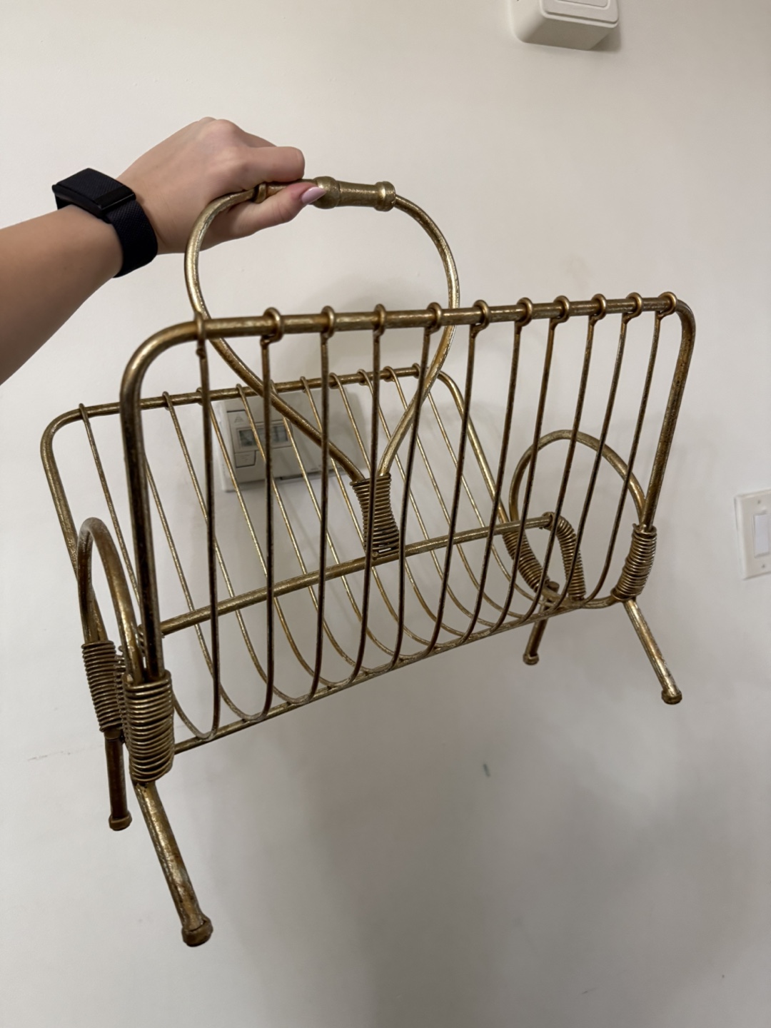 Vintage Gold Metal Magazine Rack - photo 2