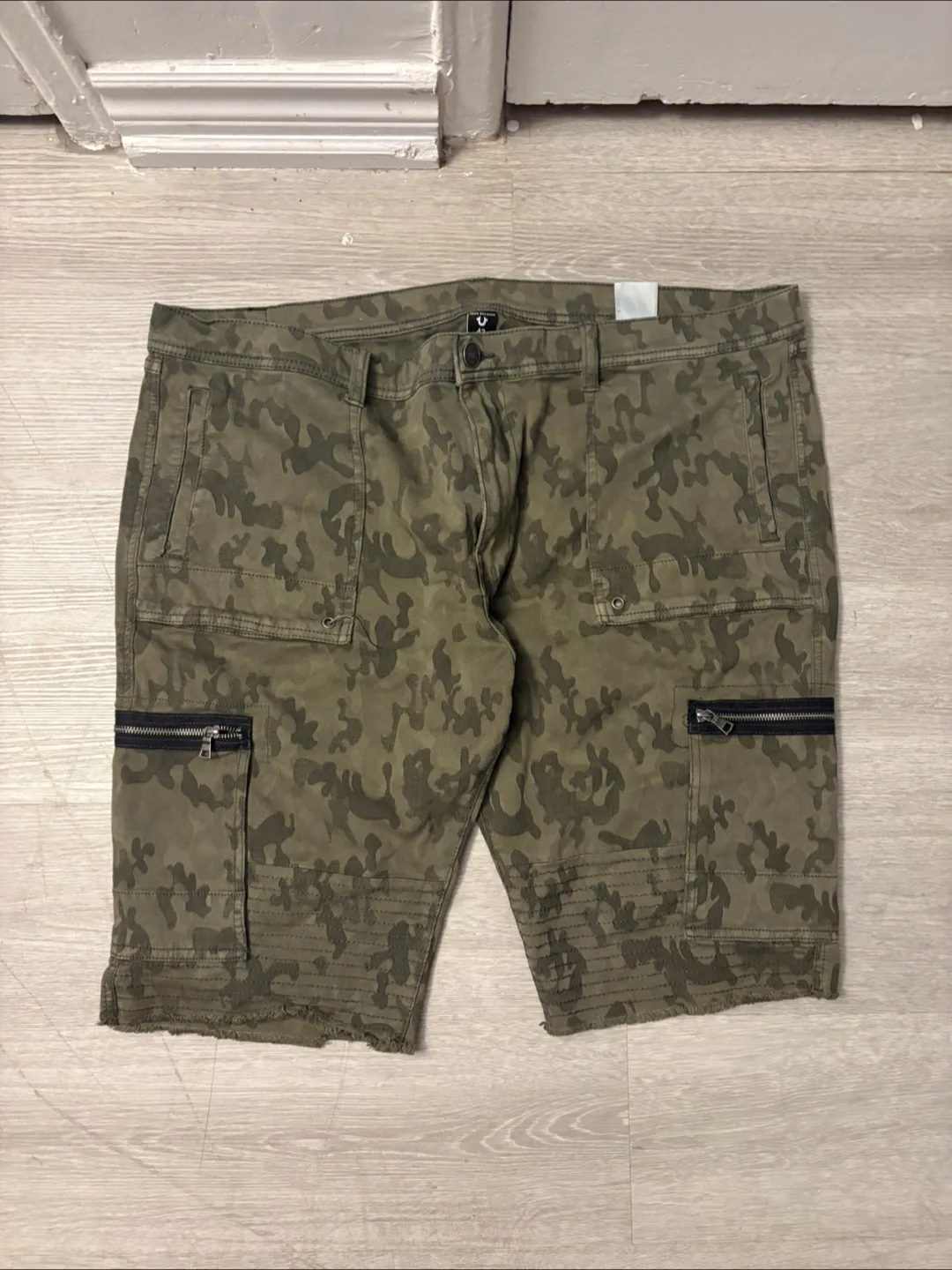 True Religion Camo Cargo Shorts - Size 42 thumbnail
