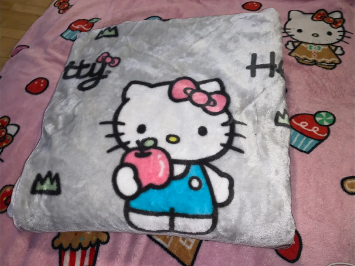 Hello Kitty Blanket
