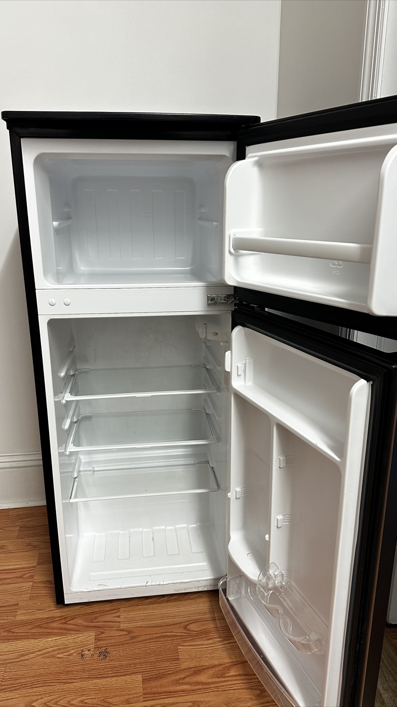 Magic Chef Mini Fridge - Silver - photo 3