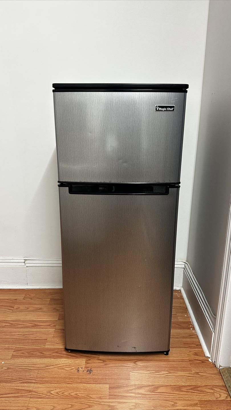 Magic Chef Mini Fridge - Silver