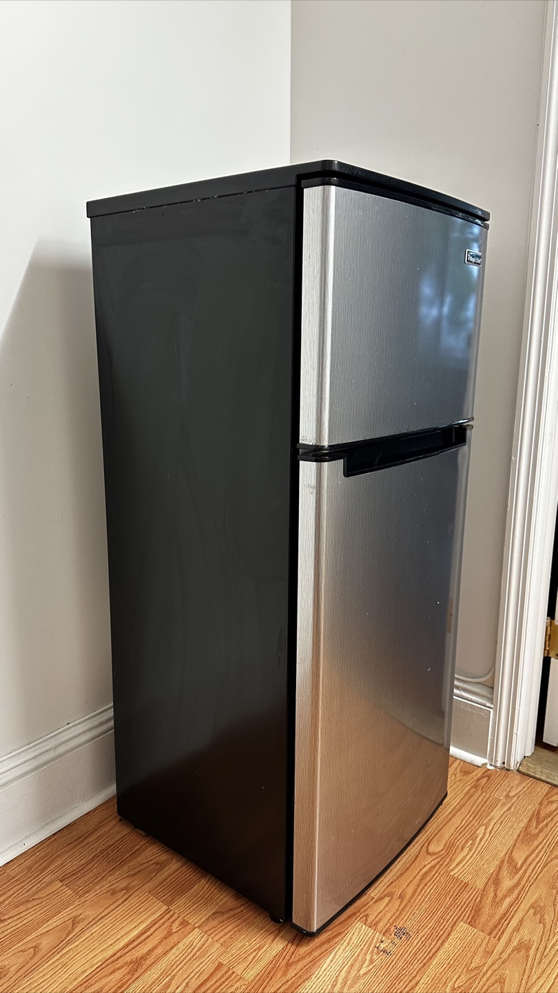 Magic Chef Mini Fridge - Silver - photo 2