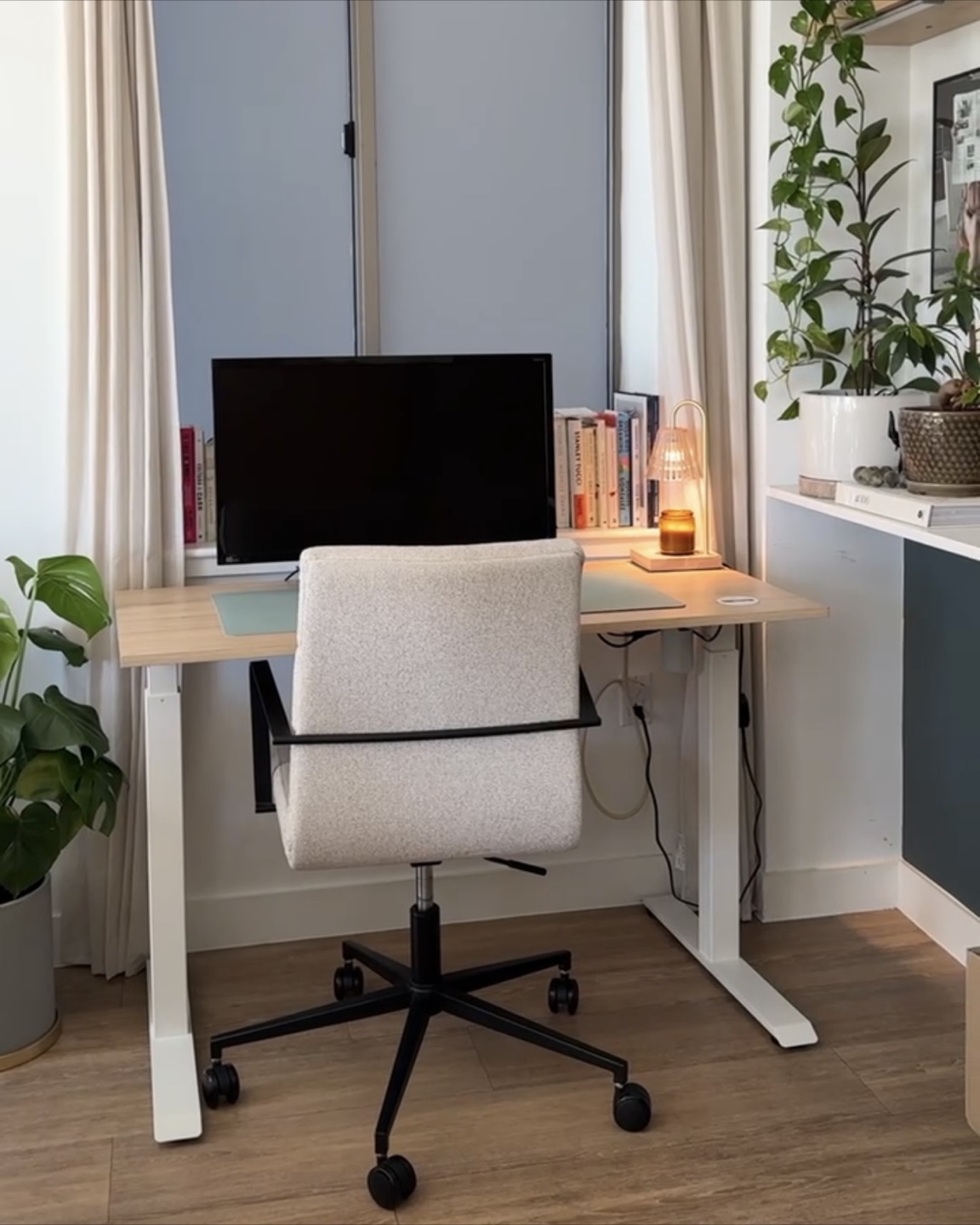 Article Office Chair & Adjustable Standing Desk - photo 2