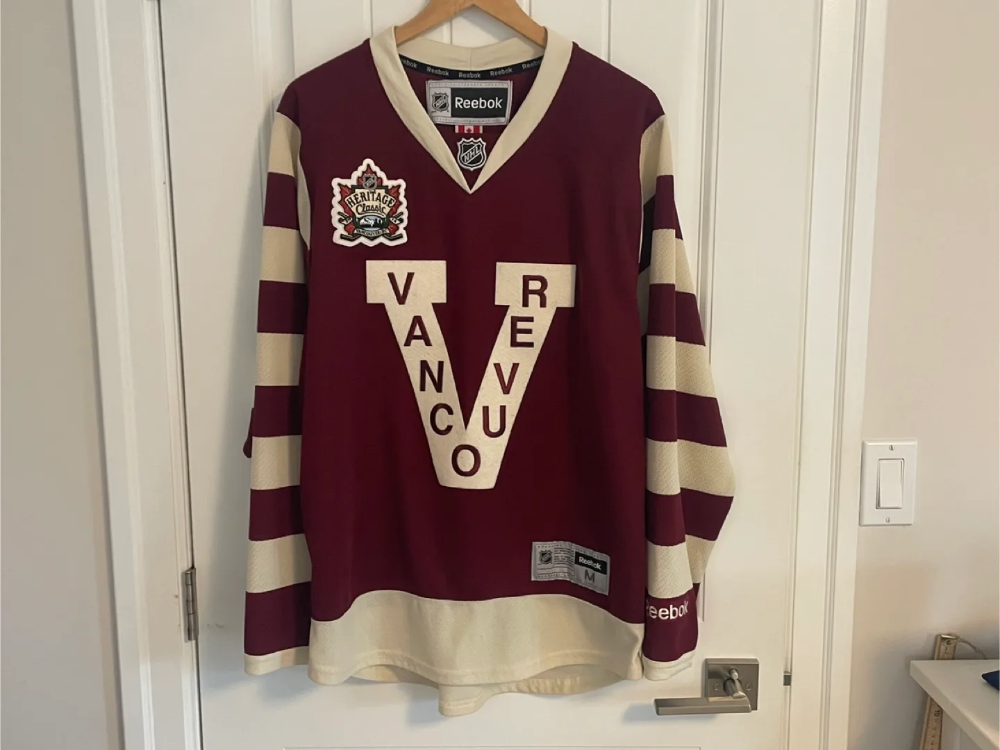 Authentic Reebok Vancouver Canucks Heritage Jersey Medium thumbnail
