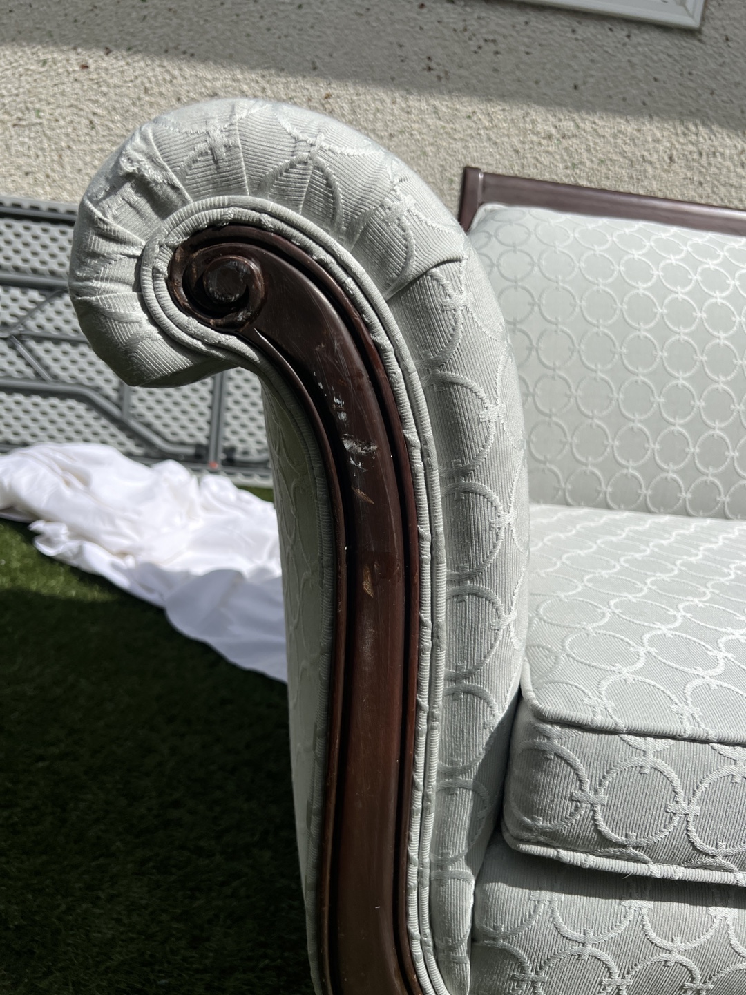 Victorian-Style Sofa – Brand New Upholstery - photo 4