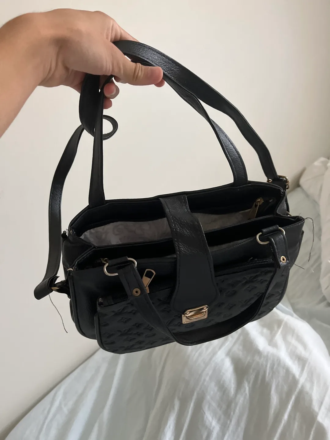 louis vuitton Handbag image indicator(2)