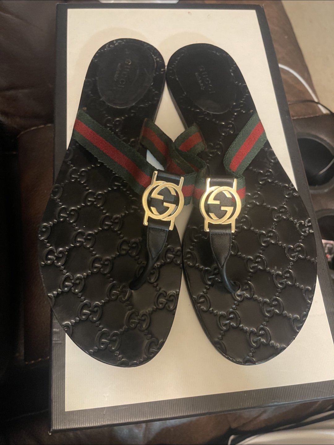 Gucci Black Thong Sandals - photo 2