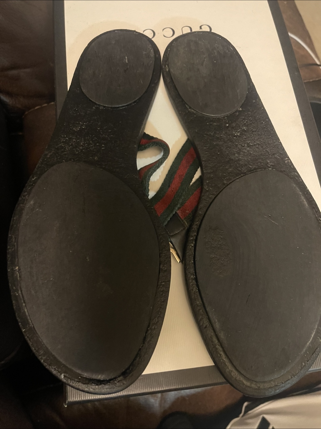 Gucci Black Thong Sandals - photo 4