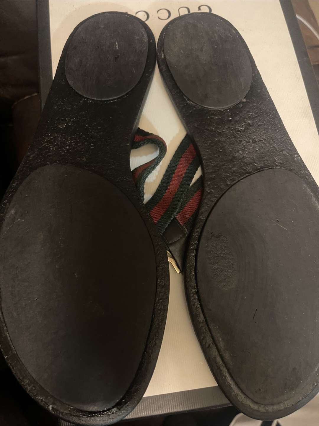 Gucci Black Thong Sandals - photo 5