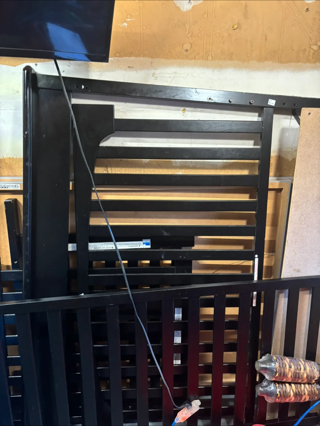 Graco Convertible Crib - Black thumbnail
