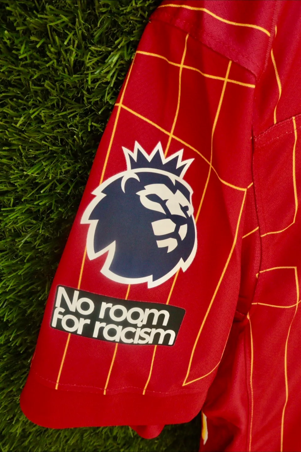 Liverpool FC M.Salah #11 Jersey size large image indicator(4)