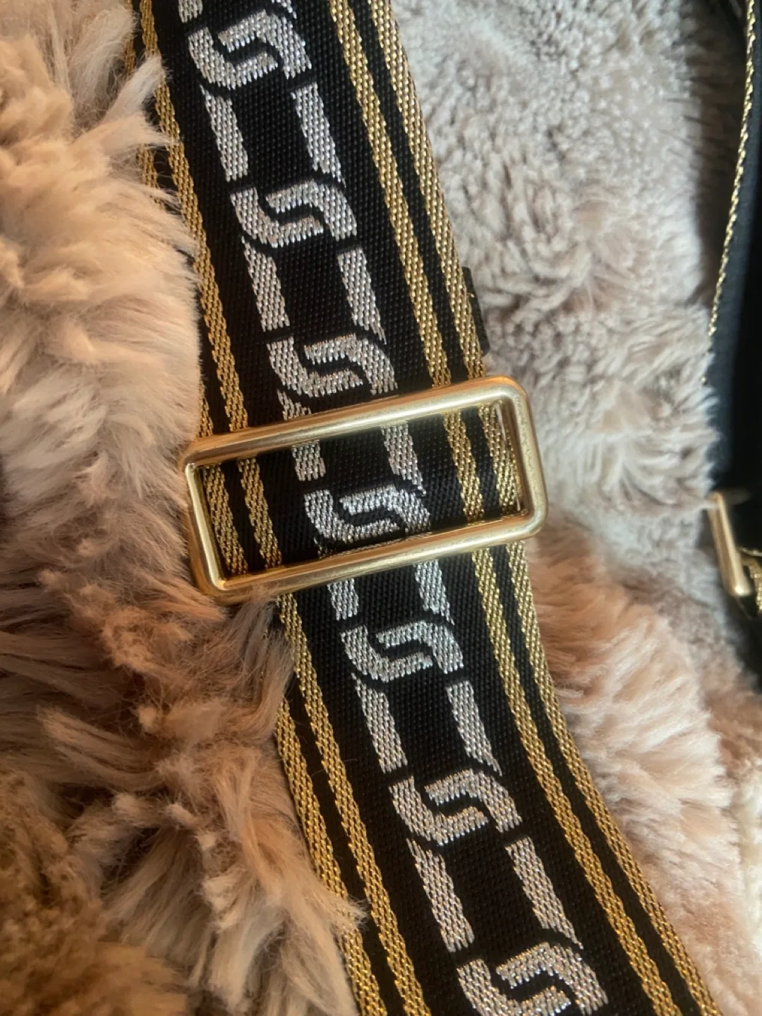 Marc jacobs camera bag strap ( strap only ) brand new ! image indicator(2)