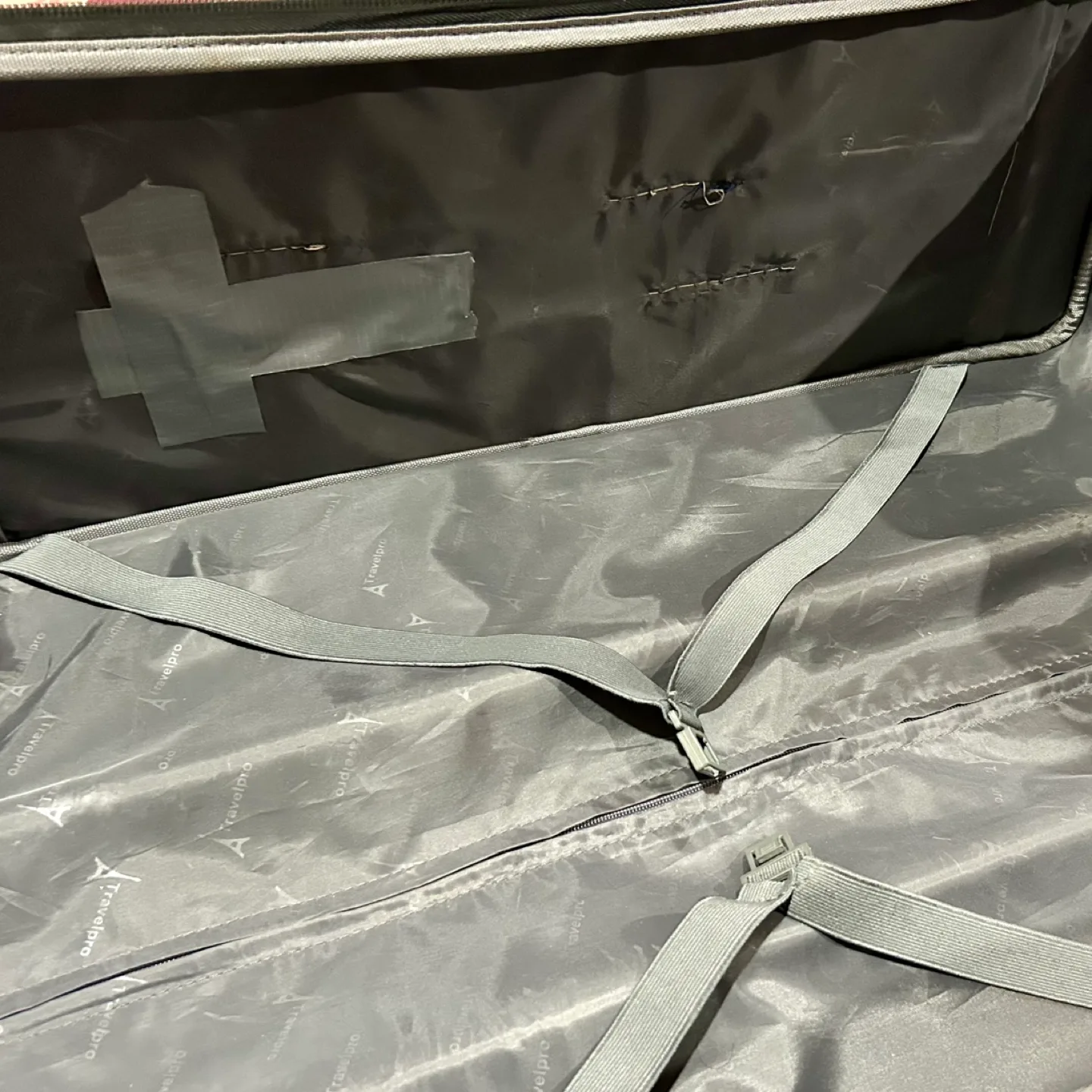 🧳 Travelpro 29″ Grey Soft-Sided Checked Luggage – Rolling image indicator(3)