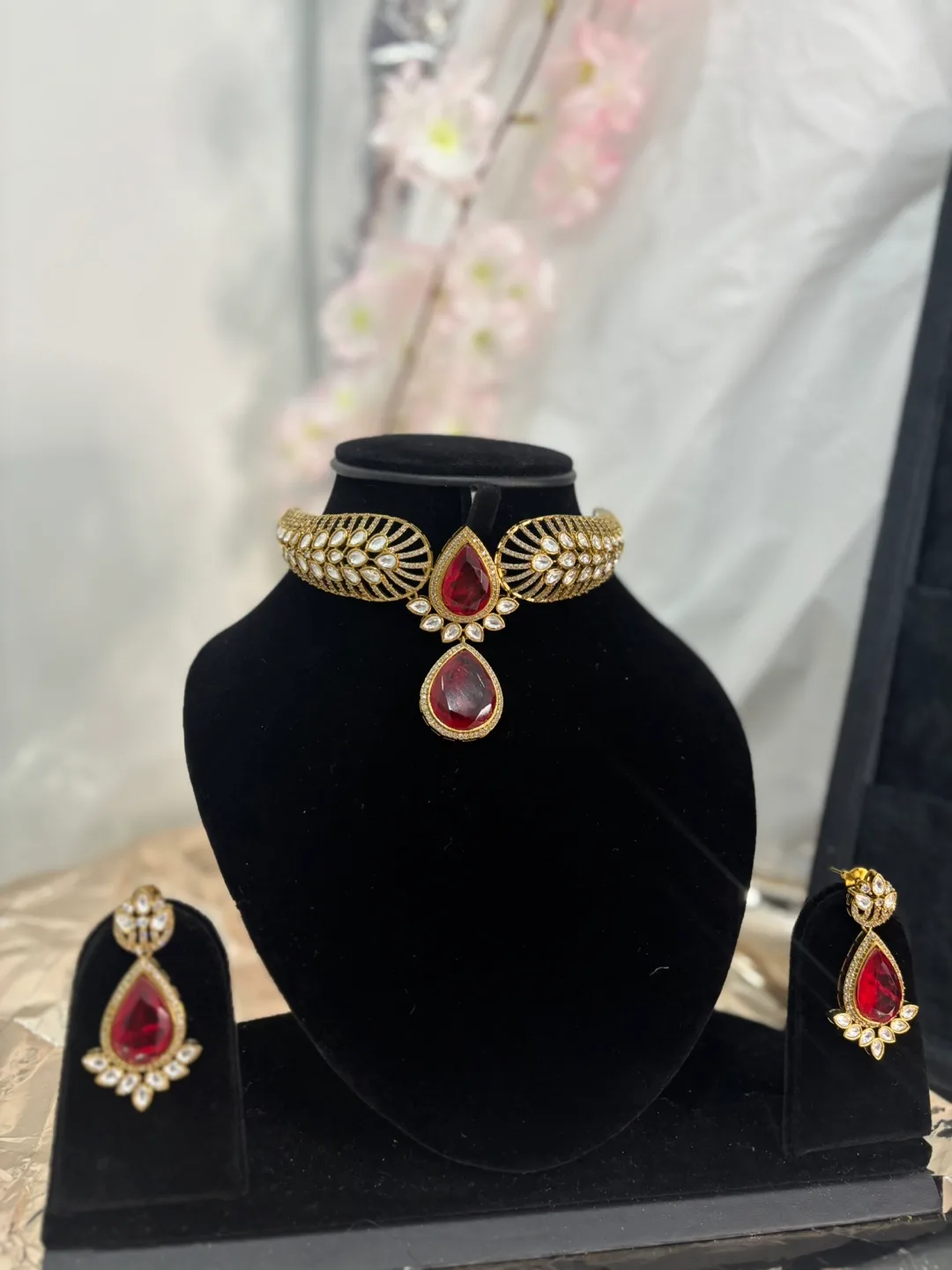 Elegant Necklace and Earring Set - Red & Gold image indicator(2)