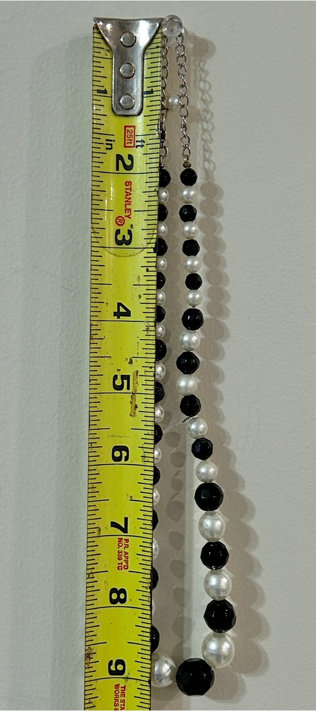Black and White Beaded Necklace - photo 4