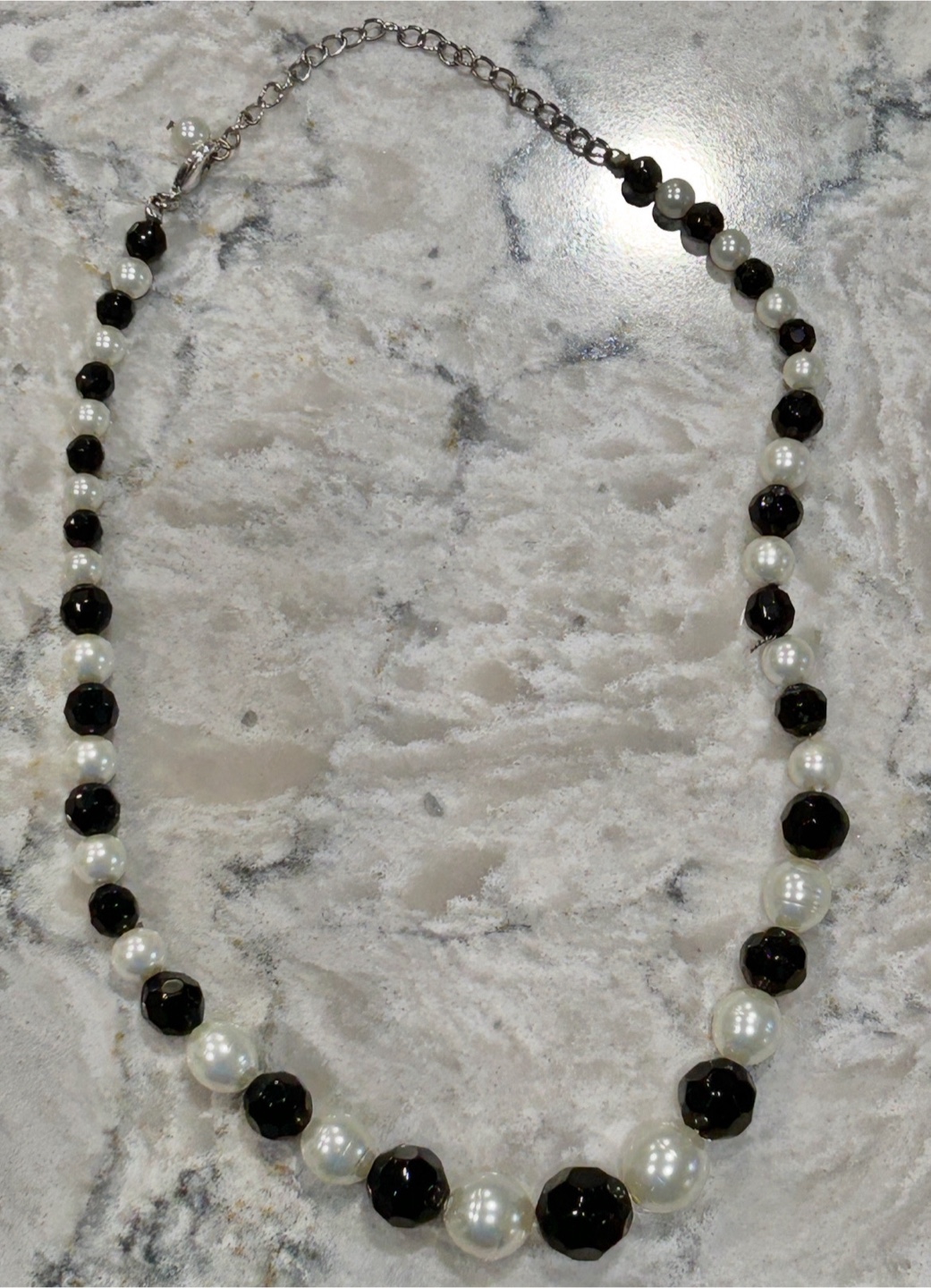 Black and White Beaded Necklace - photo 2