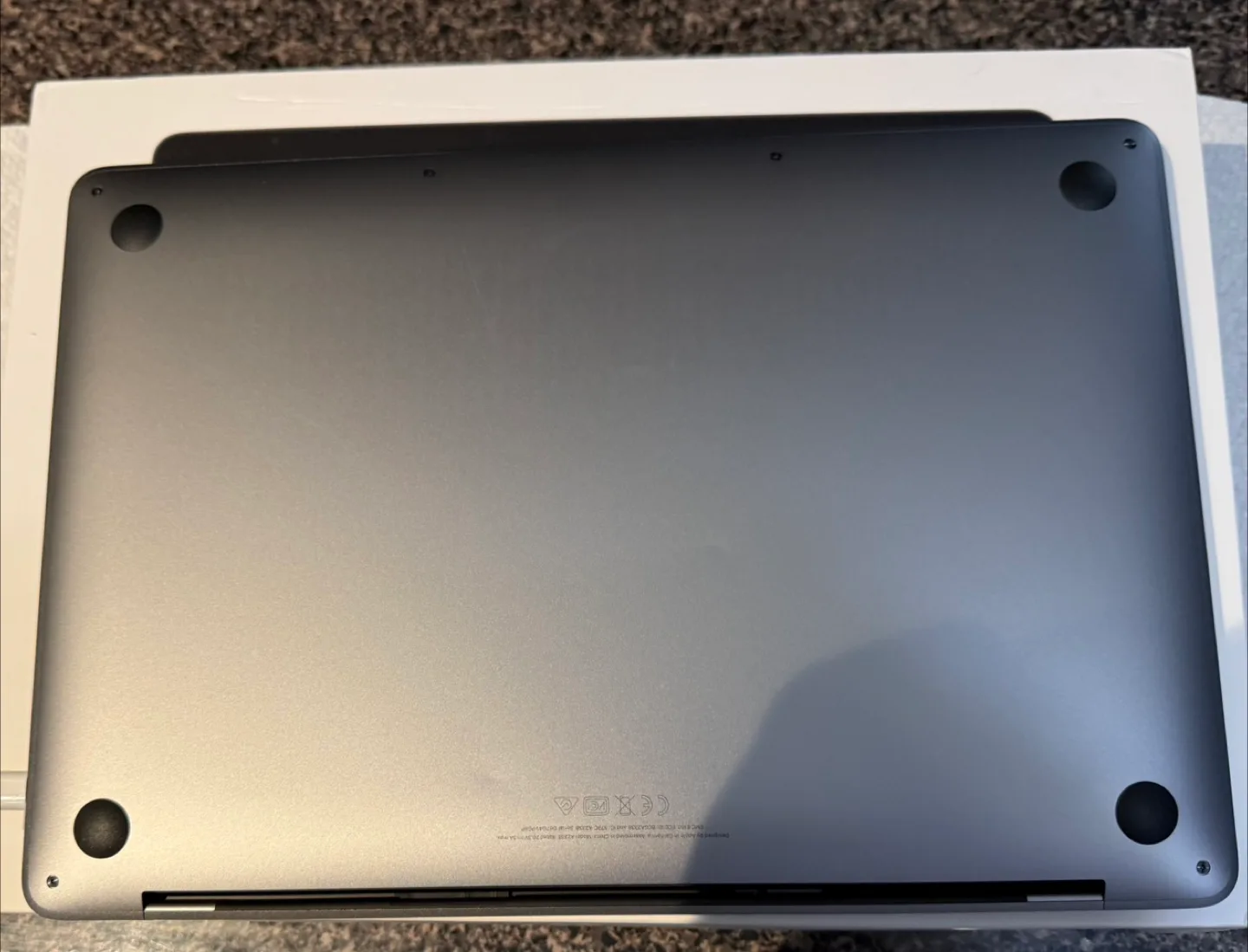 MacBook Pro 13-inch, M2 Chip, 8GB 256 GB SSD image indicator(7)