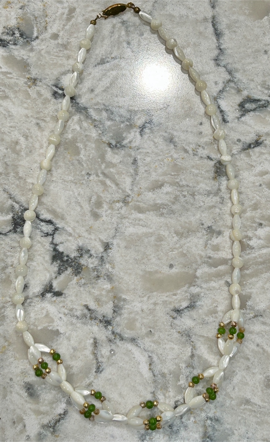 Beautiful Faux Mother of Pearl and Jade Like Necklace - photo 2