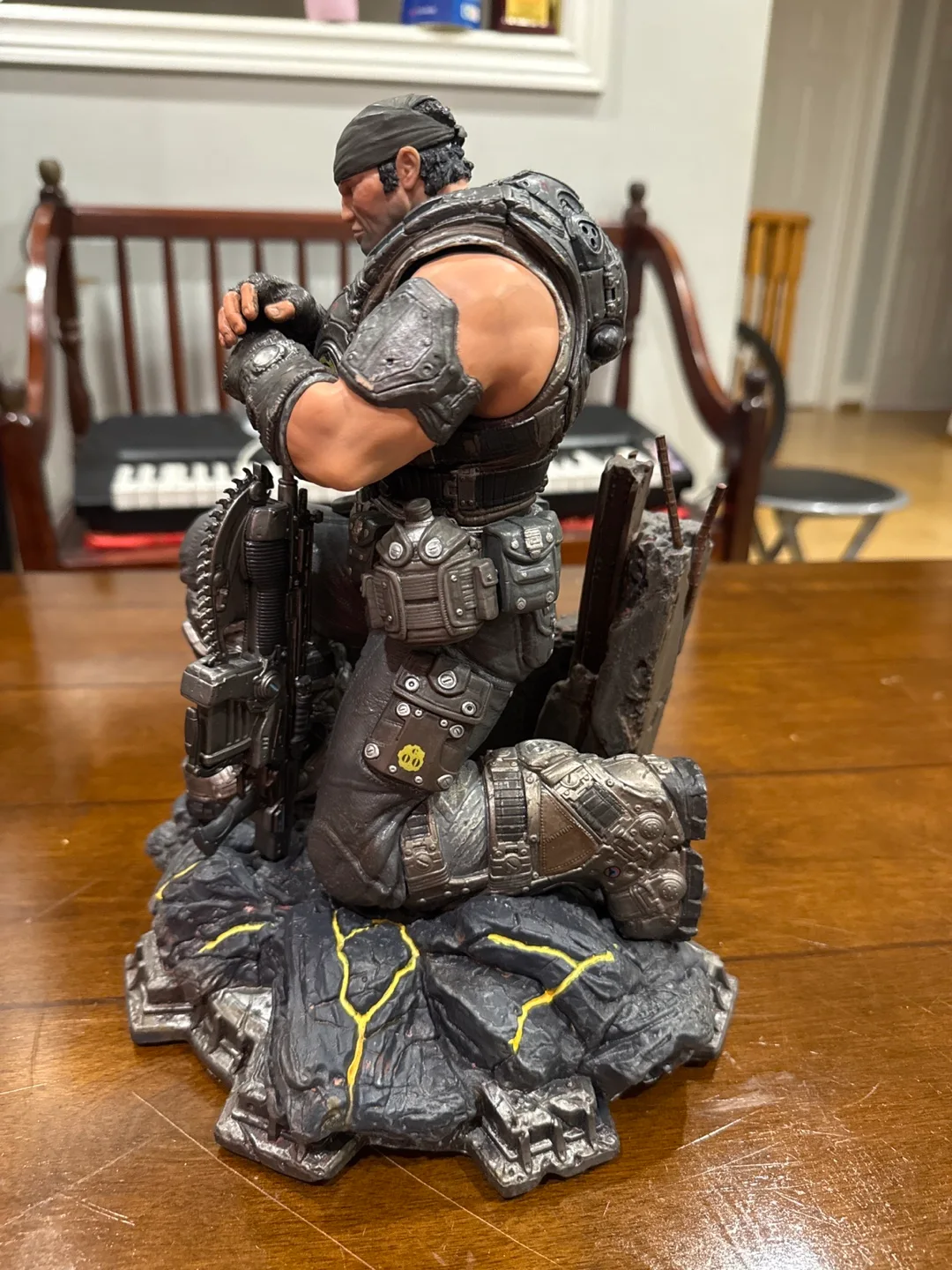 Gears of War Marcus Fenix Statue image indicator(2)