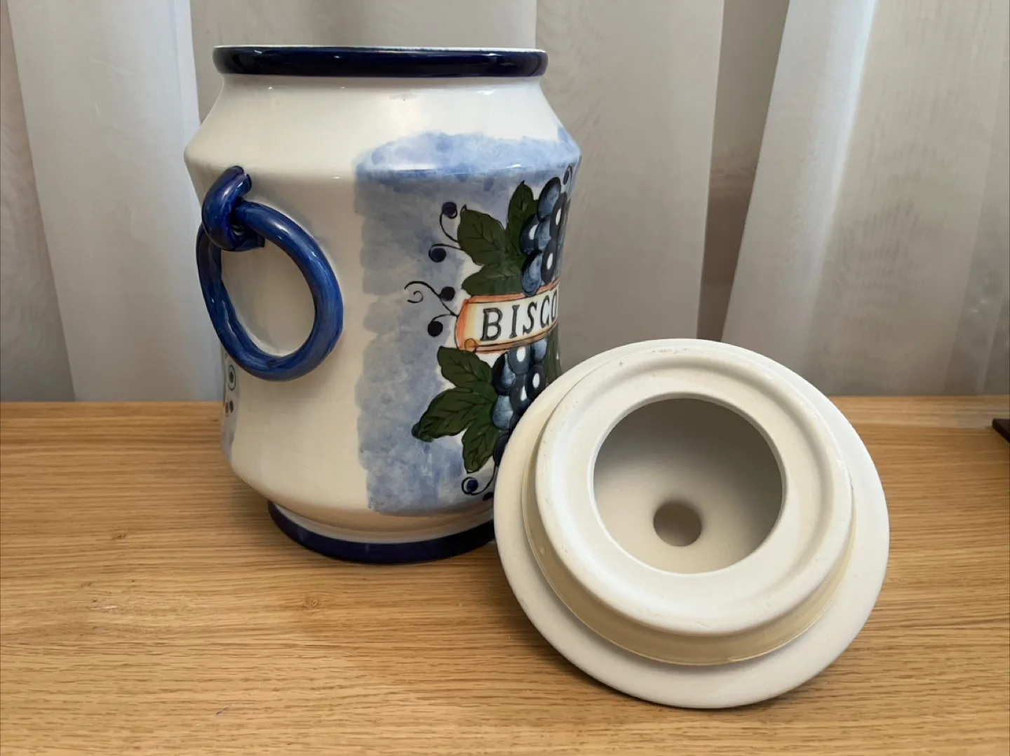 Biscotti Ceramic Cookie Jar image indicator(4)