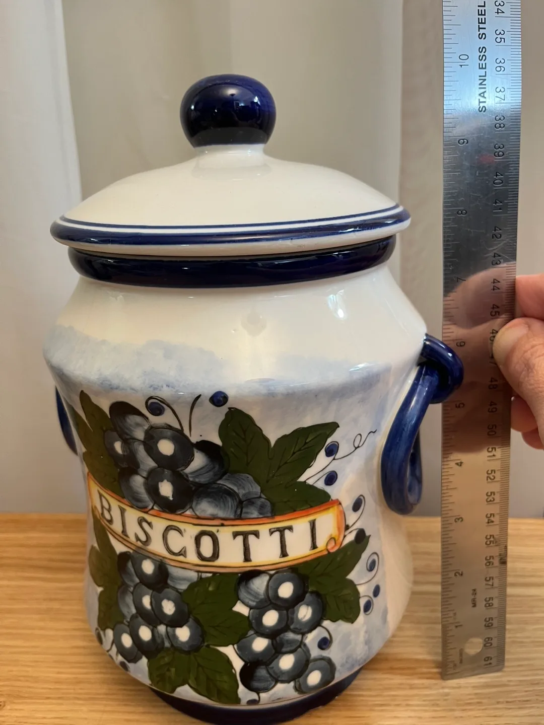 Biscotti Ceramic Cookie Jar image indicator(8)