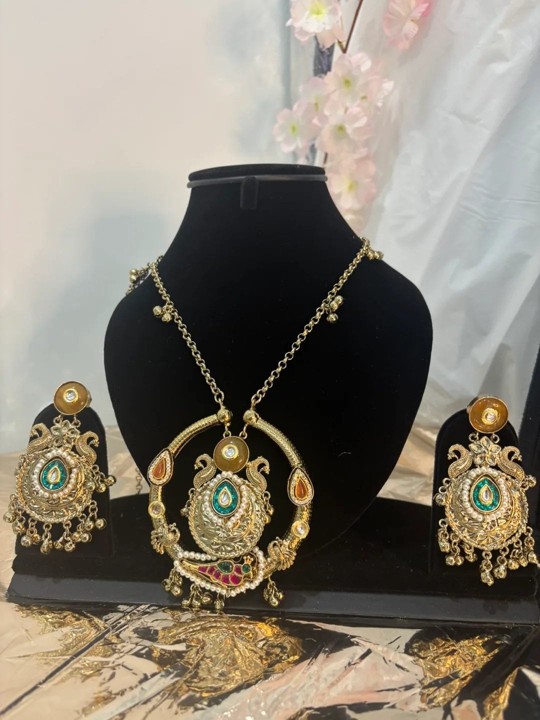 Necklace and Earring Set! Statement piece image indicator(2)