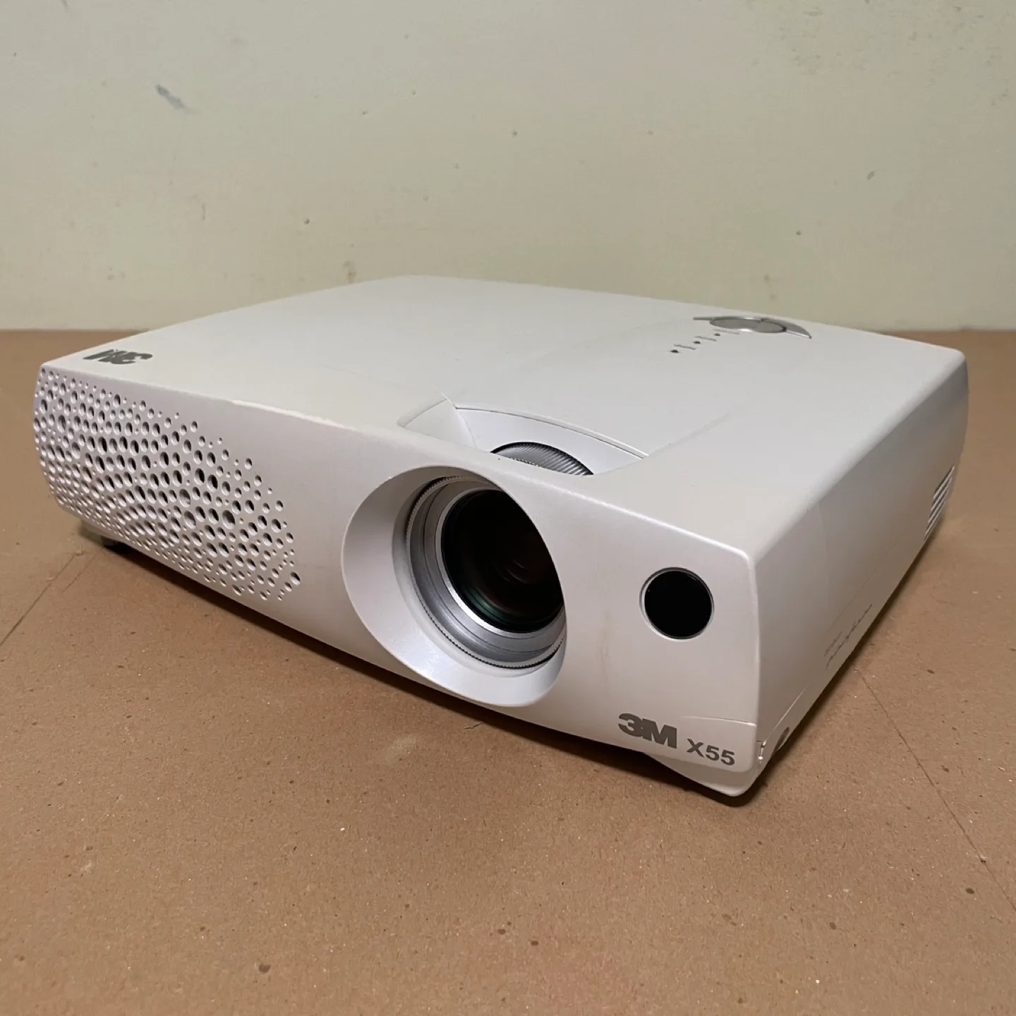 3M LCD Projector for Home Theatre Model X55 image indicator(2)