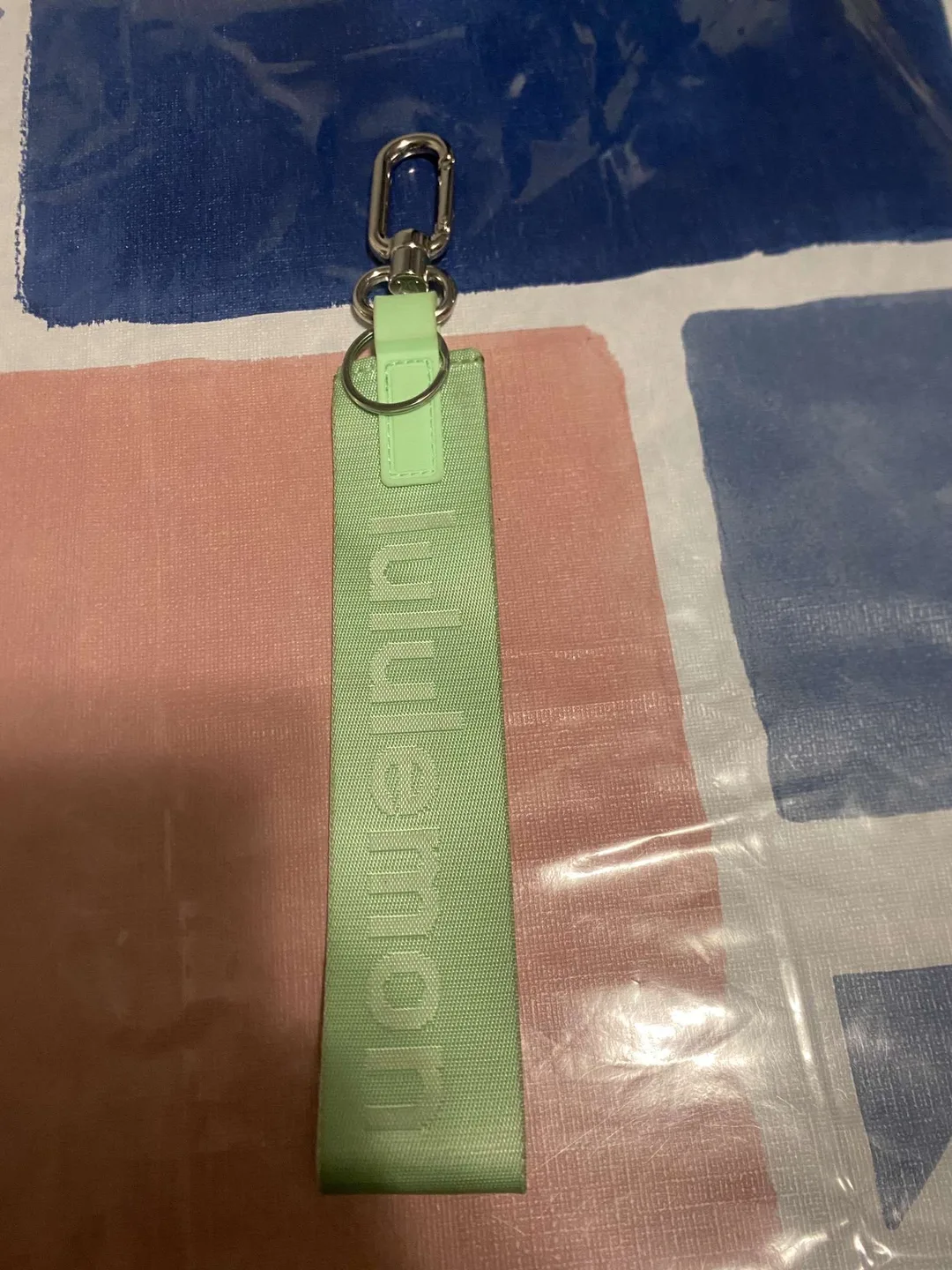 Lululemon Keychain image indicator(3)