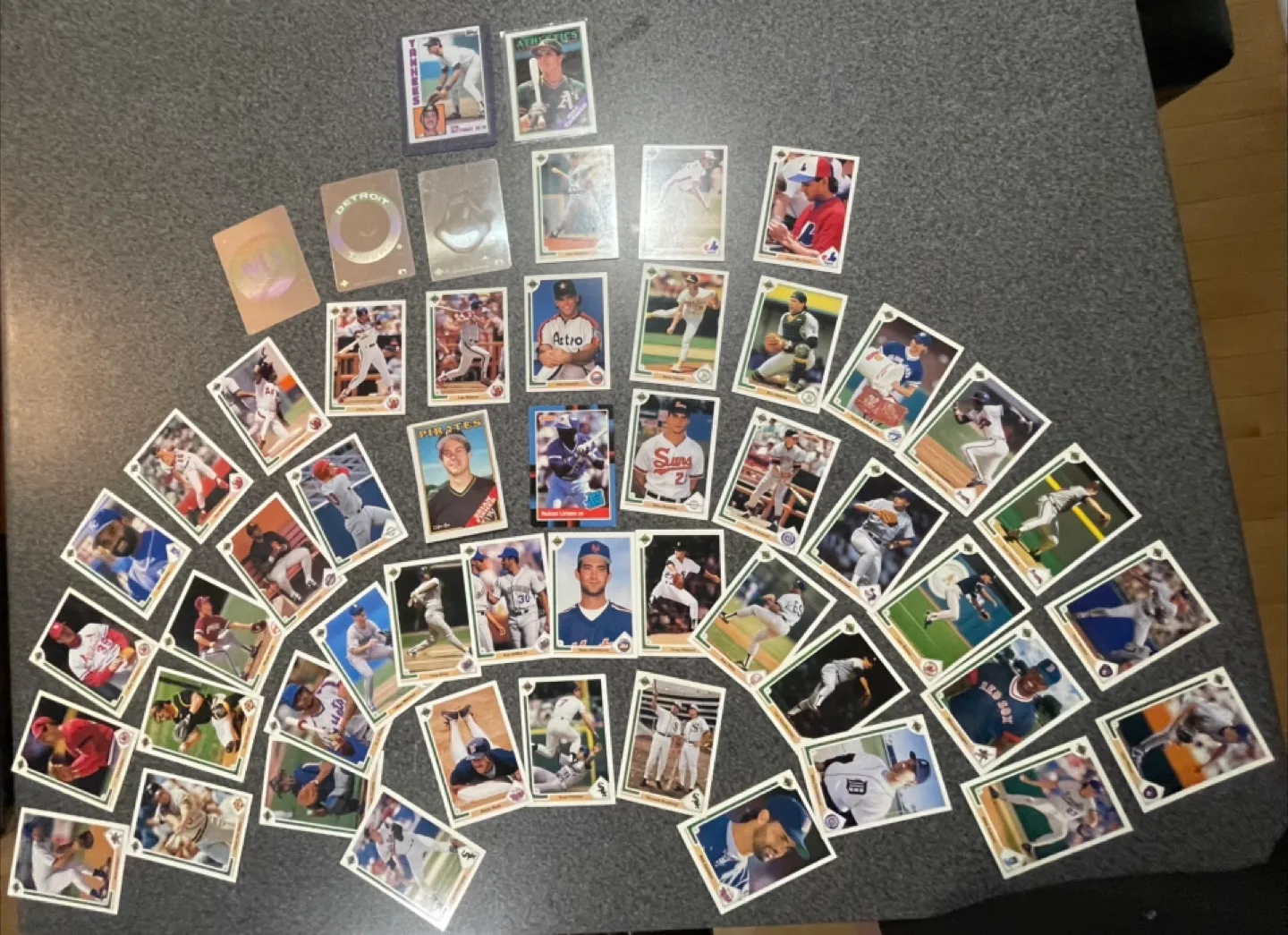 Mixed Lot of Vintage Hockey, Baseball and Football Trading Cards image indicator(3)