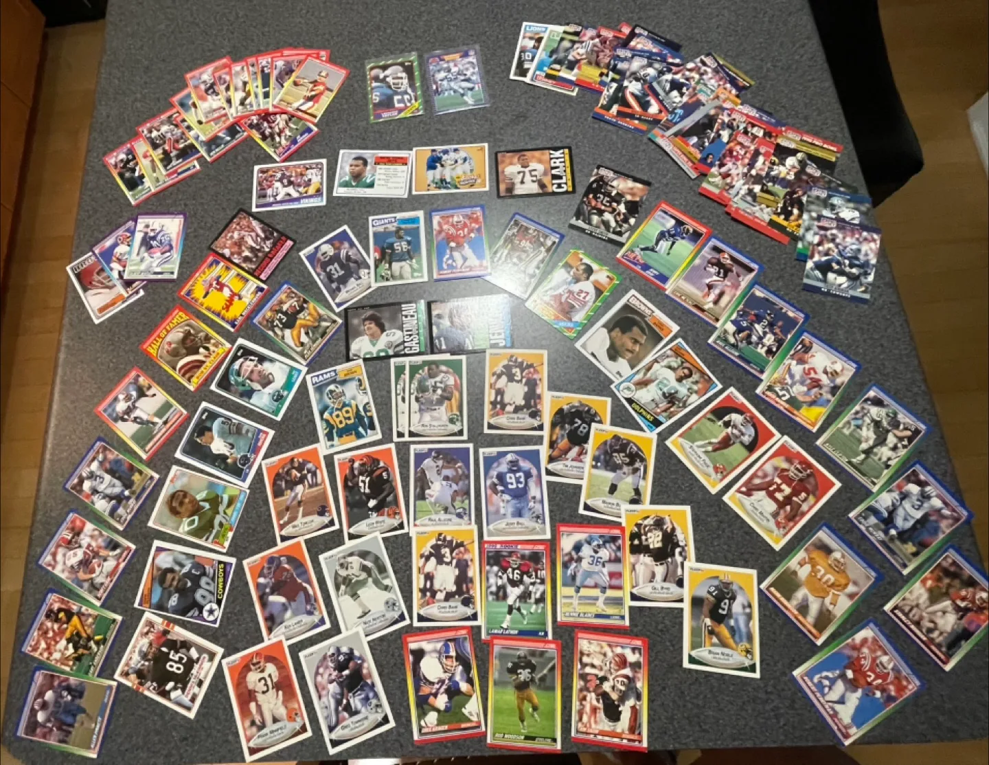 Mixed Lot of Vintage Hockey, Baseball and Football Trading Cards image indicator(2)