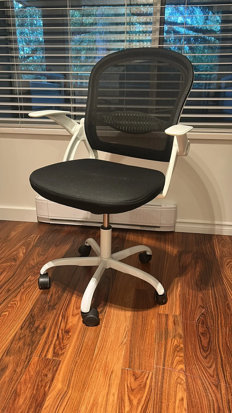 Black Mesh Office Chair thumbnail