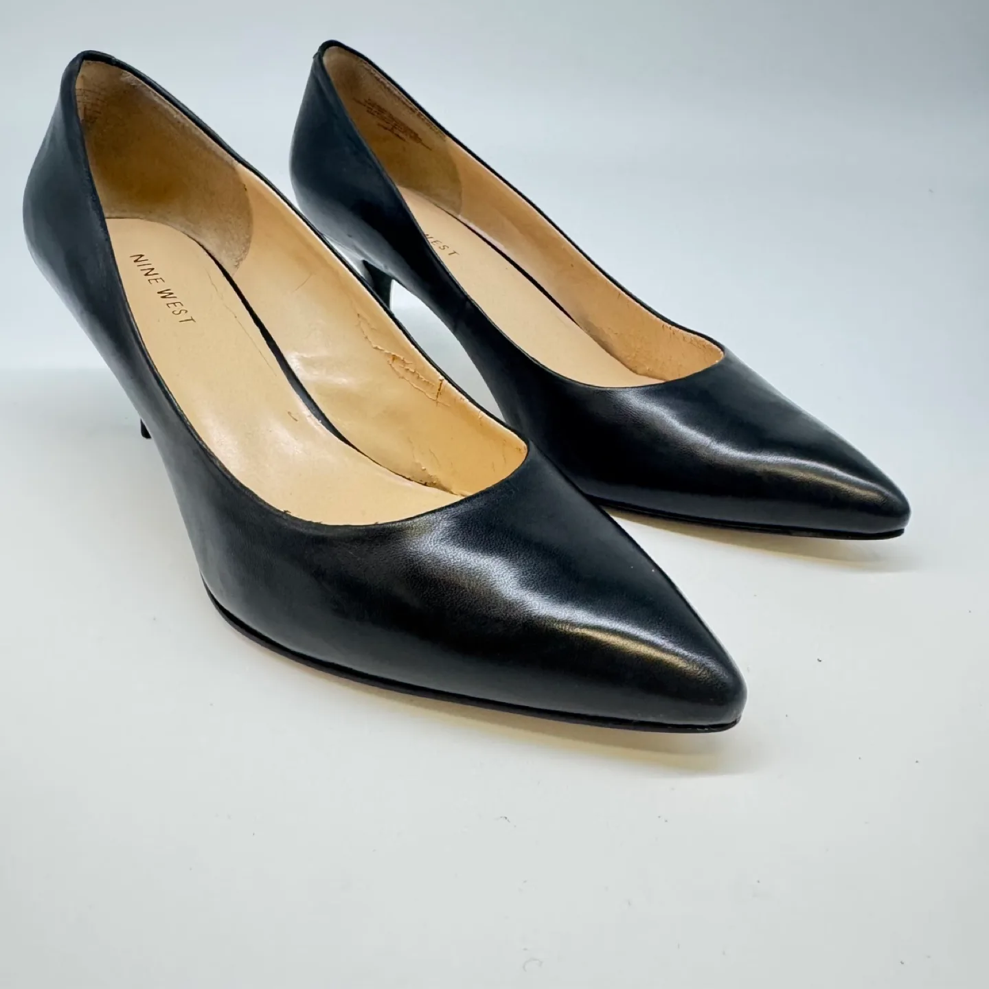 Nine West “Good News” Black Leather Pumps – Size 8.5M thumbnail