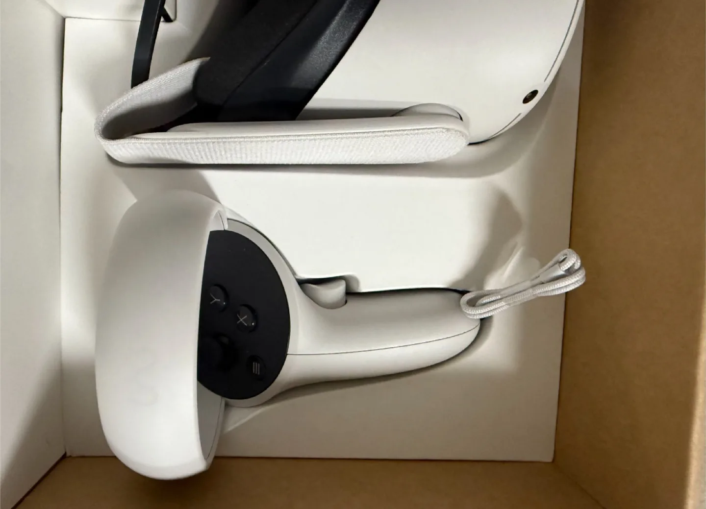 Meta Quest 2 VR Headset - Like New! image indicator(4)