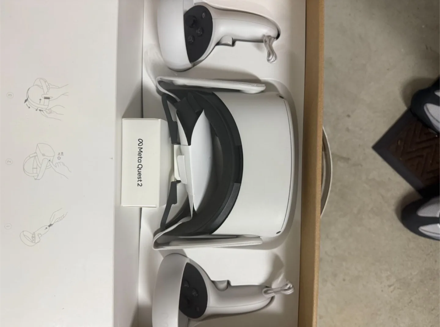 Meta Quest 2 VR Headset - Like New! image indicator(3)
