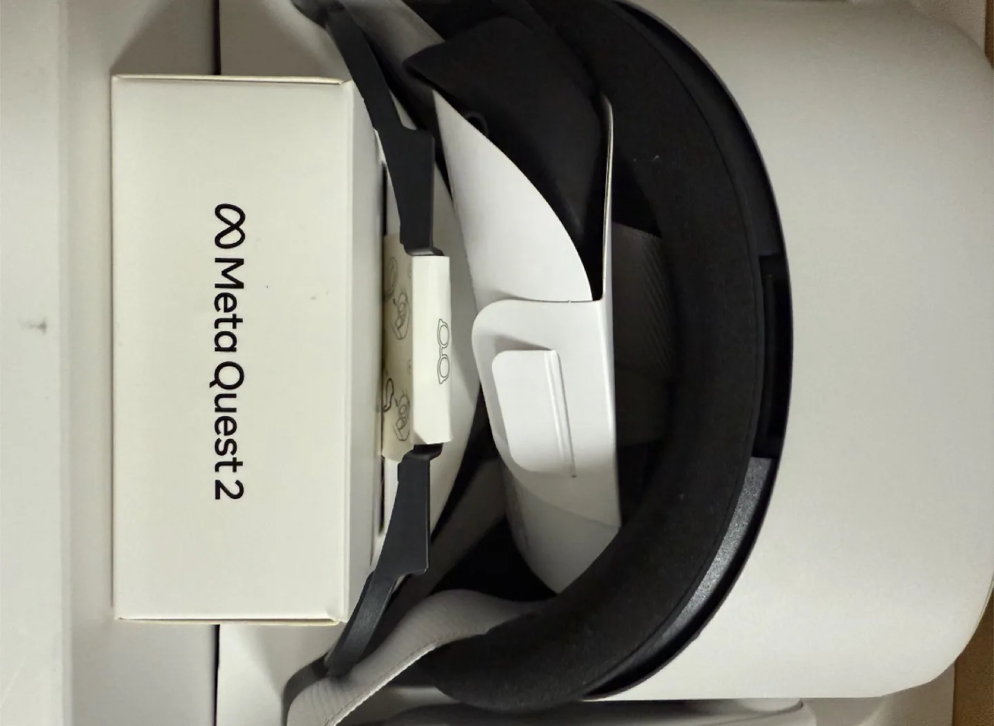 Meta Quest 2 VR Headset - Like New! image indicator(2)