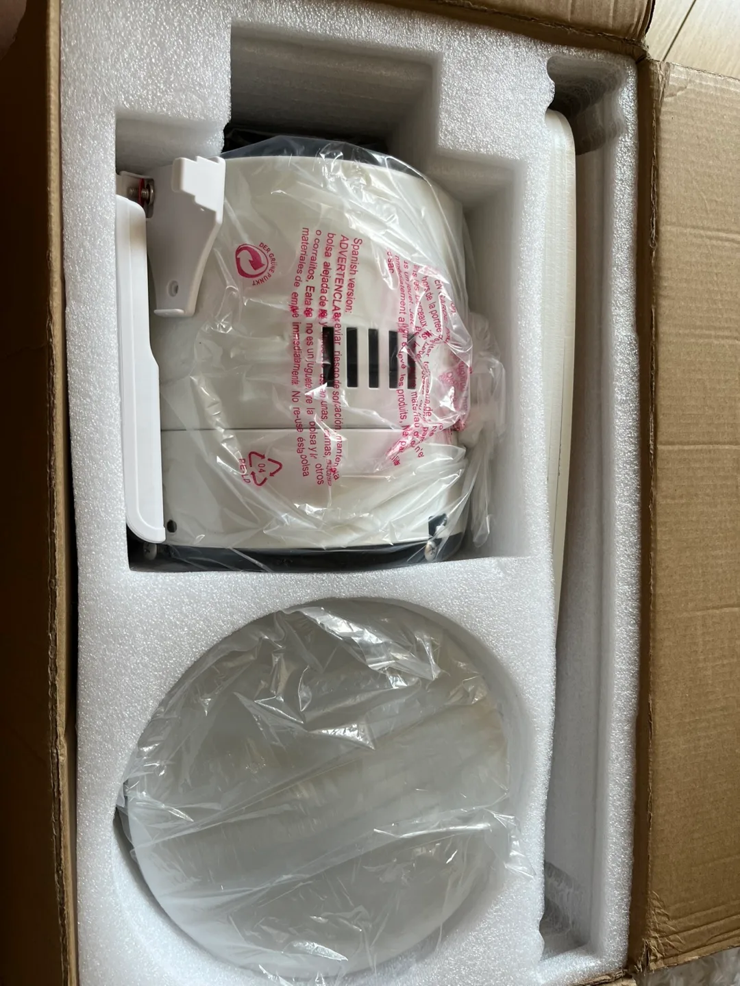 42-inch Ceiling Fan with Light - White image indicator(7)