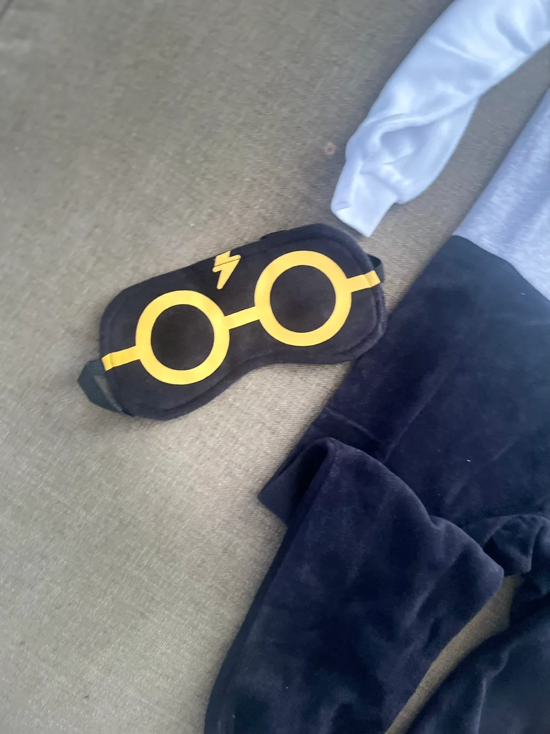 Harry Potter Onesie XS/TP (4/5) w/ Sleep Mask image indicator(2)