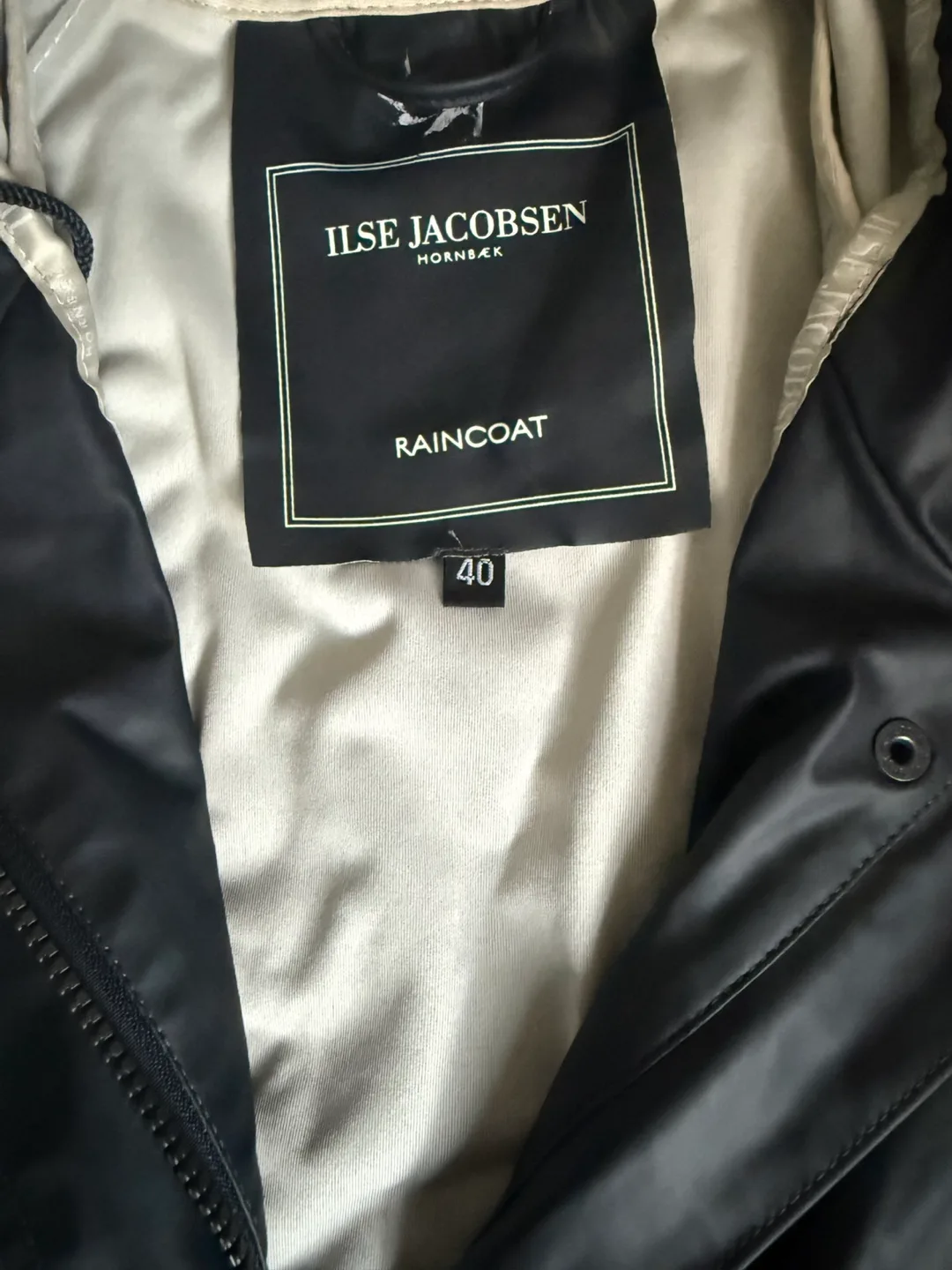 Ilse Jacobsen Hornbæk Raincoat Size 40 image indicator(3)